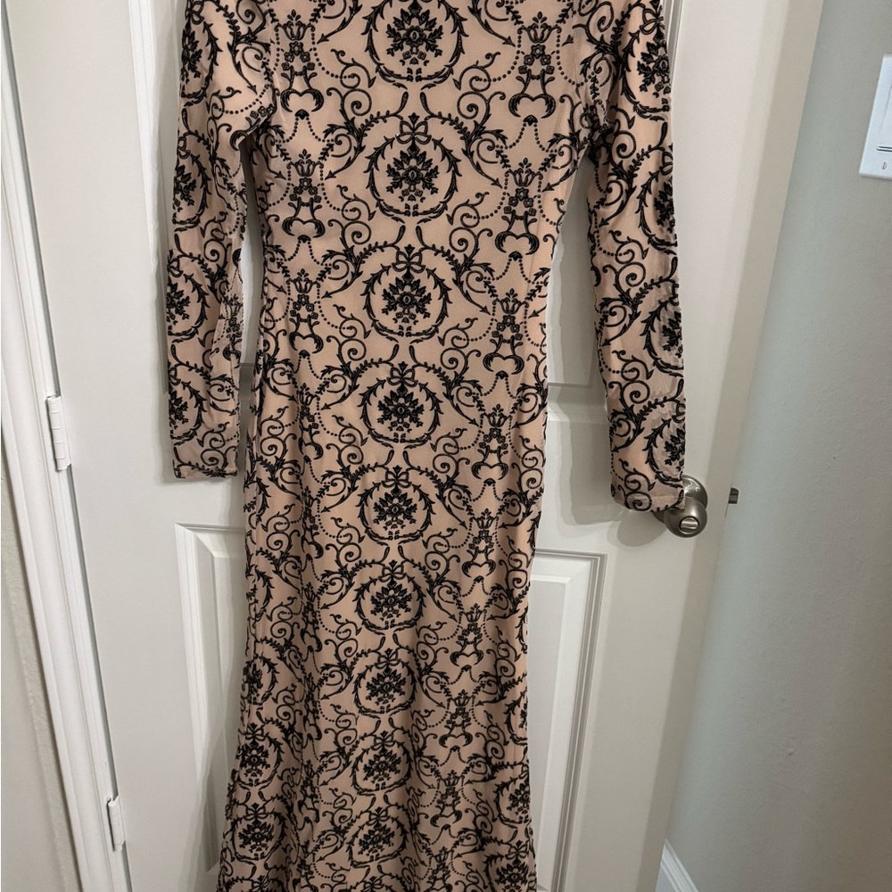 Elegant Black and Tan Patterned Dress